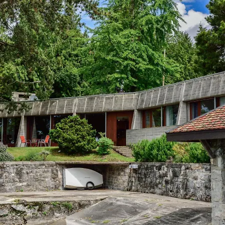 Duck House By Interhome